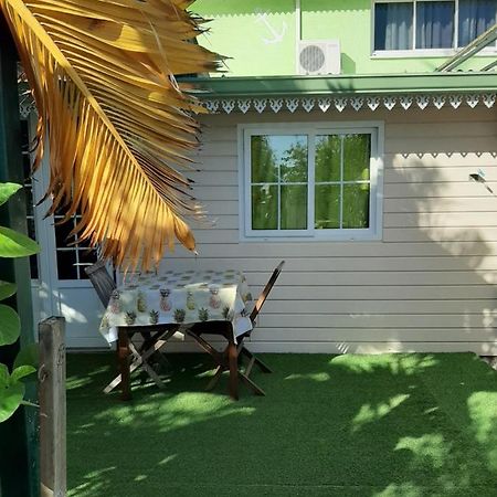 La Brise Apartment L'Etang-Sale Exterior photo