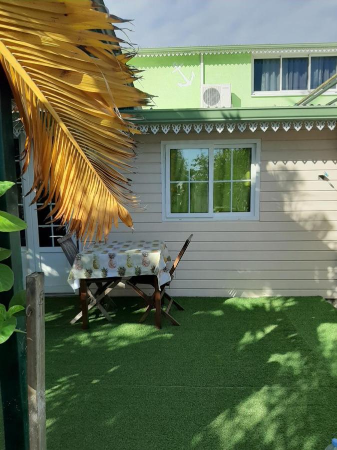 La Brise Apartment L'Etang-Sale Exterior photo
